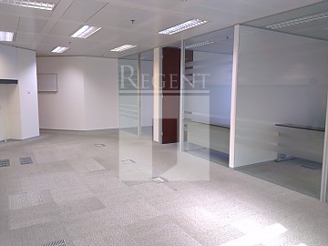 THE CENTER (中環中心) THE CENTER (中環中心)