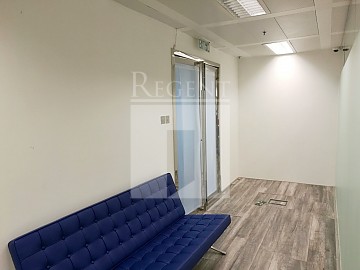 THE CENTER (中环中心) THE CENTER (中环中心)