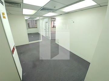 SHANGHAI IND INV BLDG (上海实业大厦) SHANGHAI IND INV BLDG (上海实业大厦)