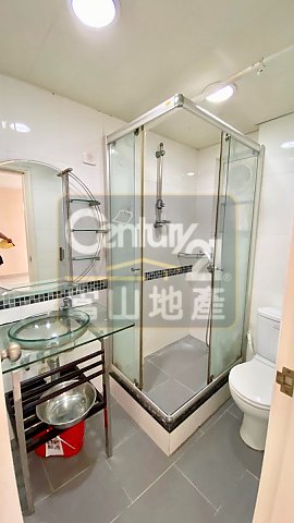 龙蟠苑**东南大房**平租优惠** 龙蟠苑**东南大房**平租优惠**