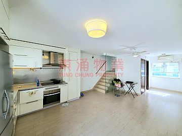 【頂層連天台複式】.. 【頂層連天台複式】..