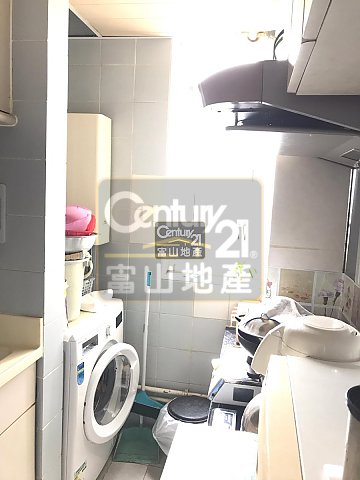 德強苑 商場樓上