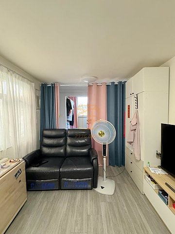汀角路(三樓連天台 開揚近路邊) 汀角路(三樓連天台 開揚近路邊)