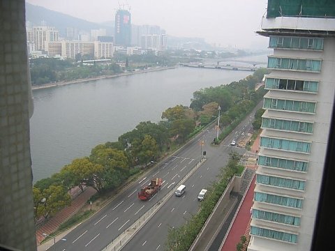 河畔花園 F座