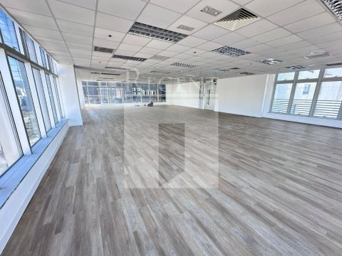 Egl Twr (東瀛遊廣場) 