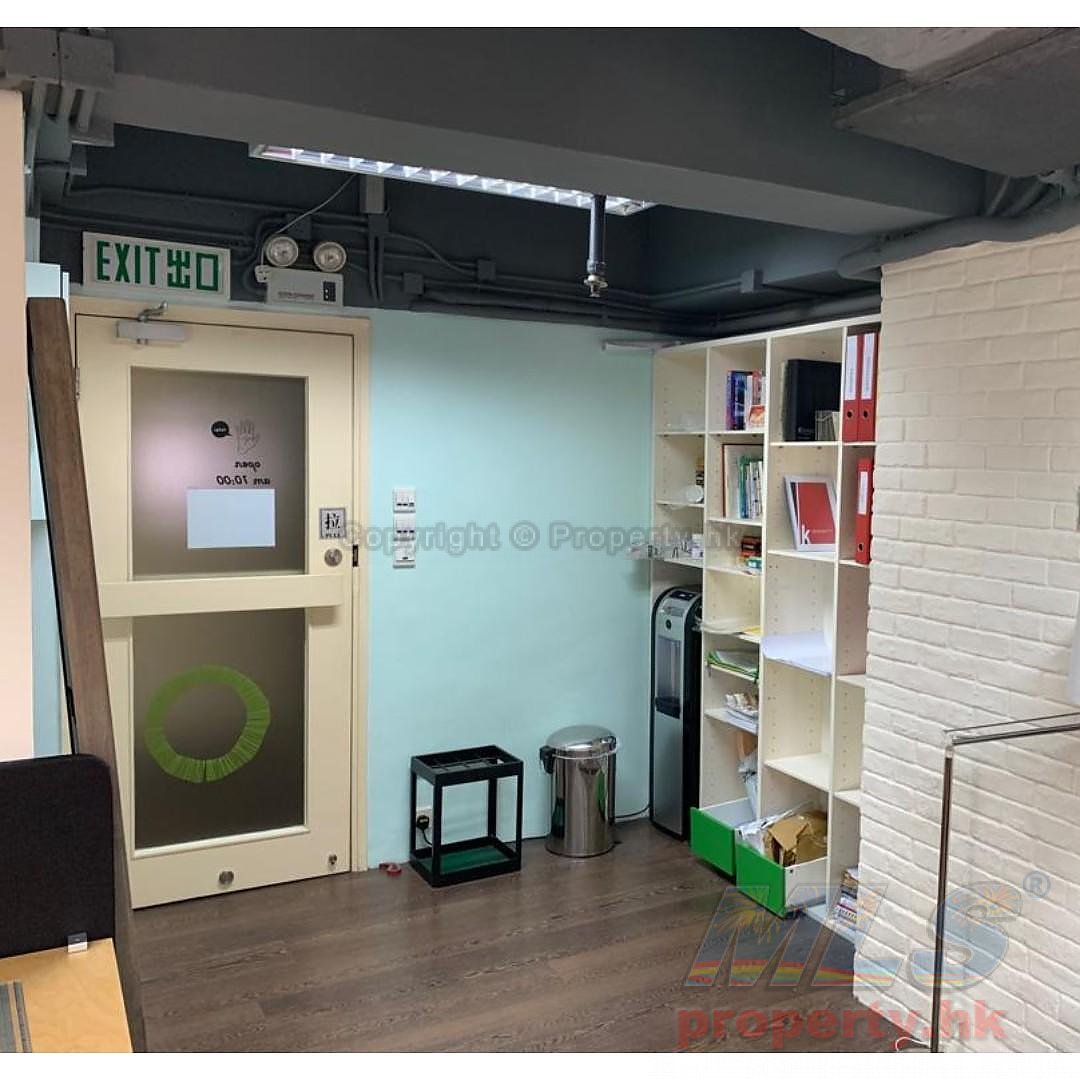 HENFA COM BLDG Wan Chai M G700877 For Buy