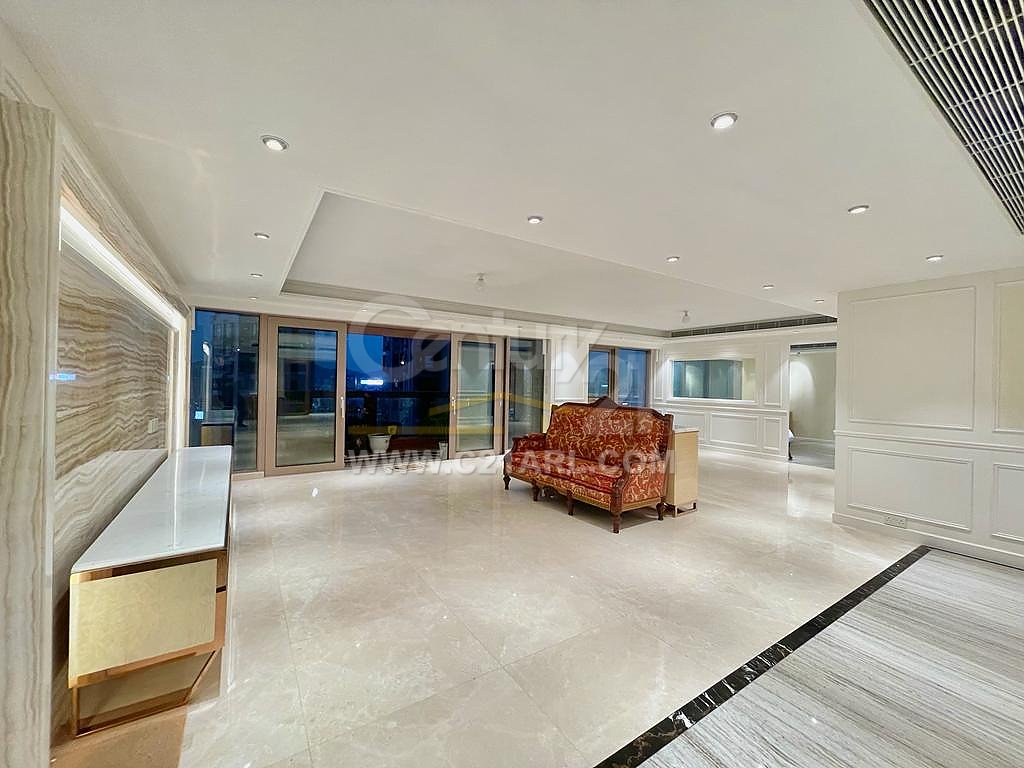 ESTORIL COURT   Mid-Levels Central H M015530 For Buy