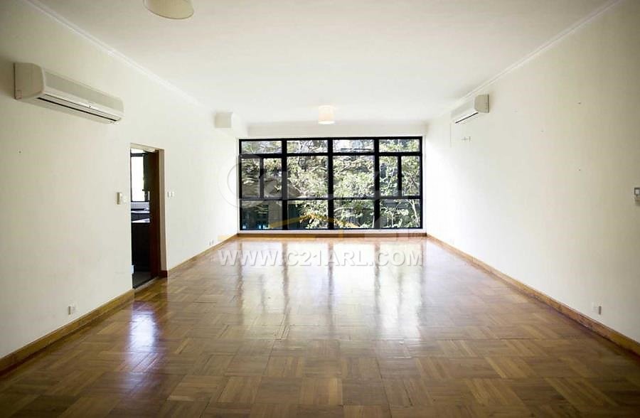 ELITE VILLAS Repulse Bay M018640 For Buy