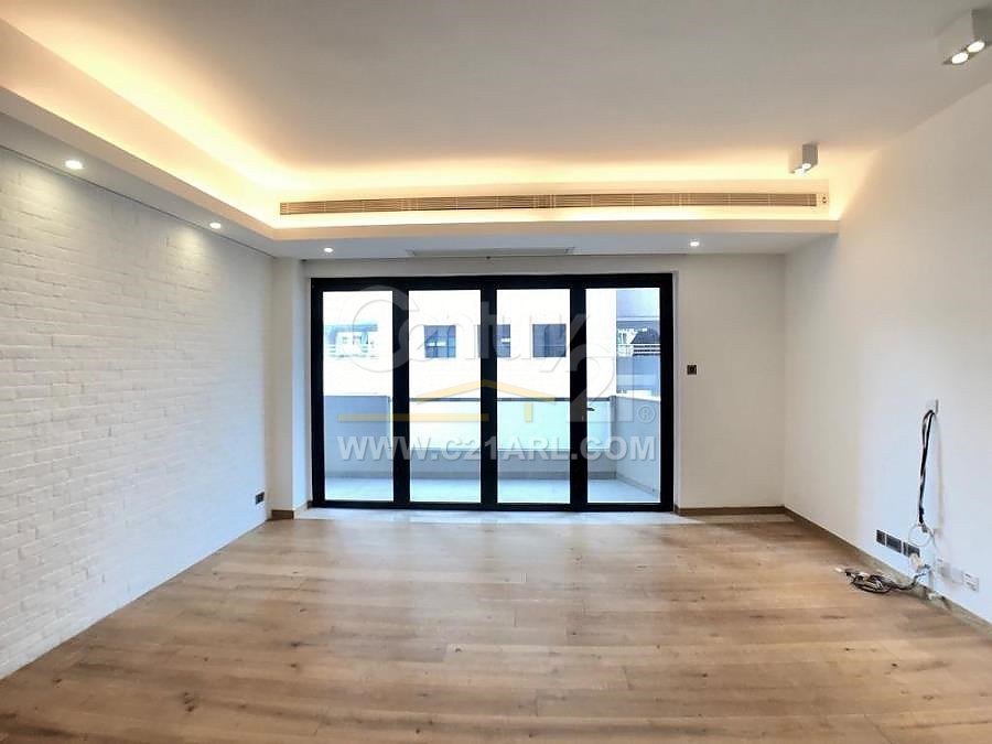 BREEZY COURT Mid-Levels West A257642 For Buy