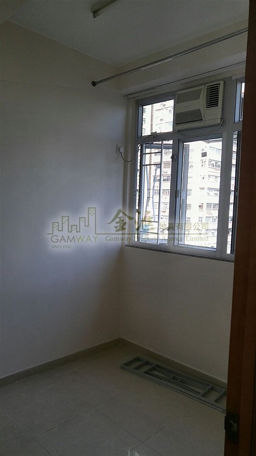 YAN OI BLDG San Po Kong M D073497 For Buy