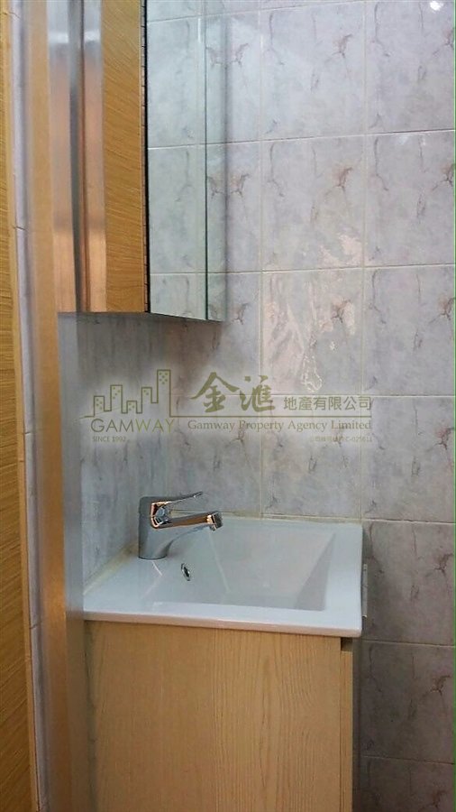 YAT HONG COURT Kowloon City L D126687 For Buy