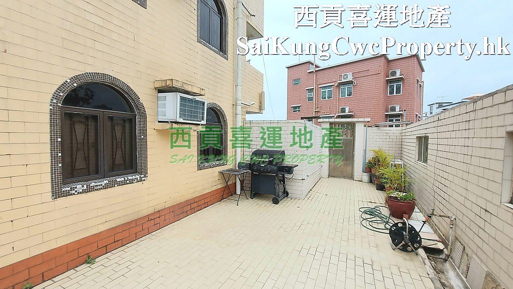 Detached House with Enclosed Garden  Sai Kung All 019931 For Buy