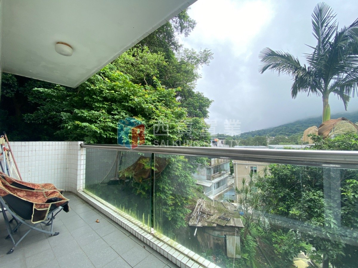 井欄樹村