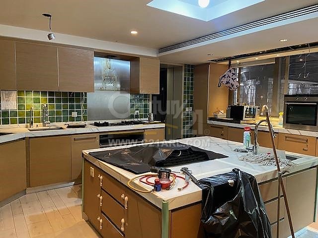 YUE HING COURT Repulse Bay S186578 For Buy
