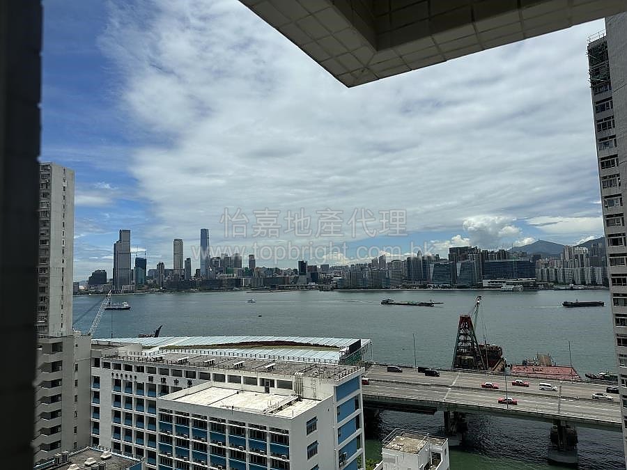 HARBOURSIDE North Point H 045533 For Buy