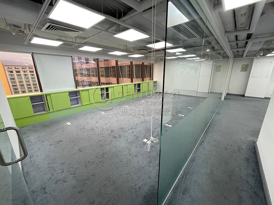 NEW MANDARIN PLAZA   Tsim Sha Tsui 001799 For Buy