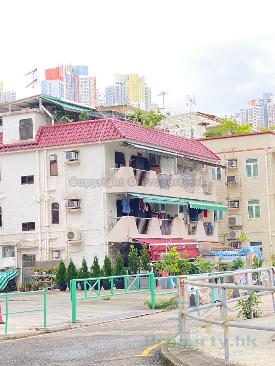 WONG UK VILLAGE Shatin G B025500 For Buy