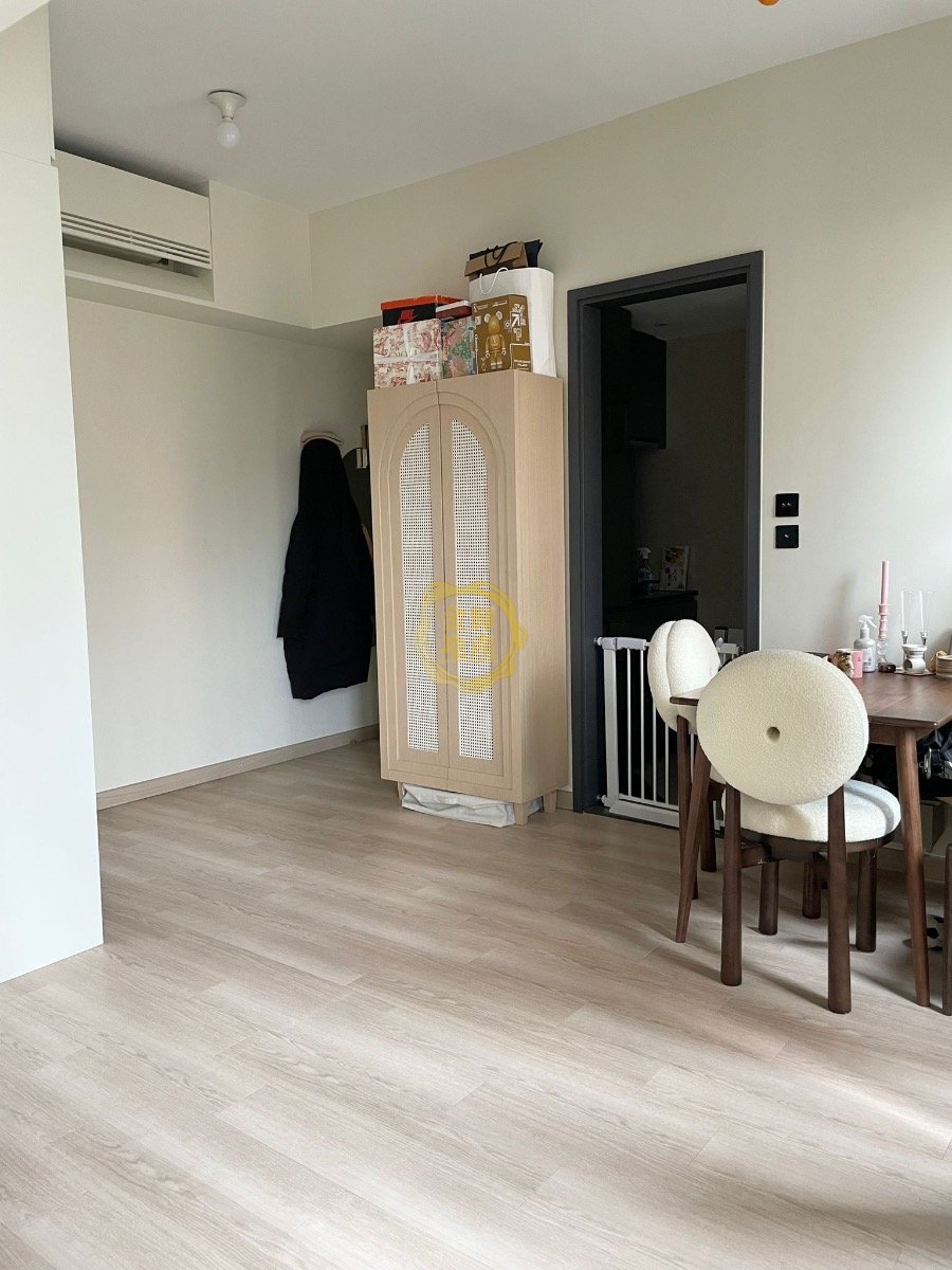 TIMBER HSE Ho Man Tin S008785 For Buy