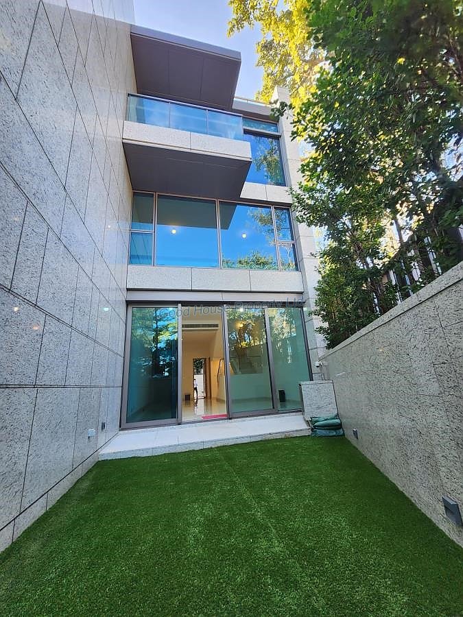 133 PORTOFINO HSE Sai Kung S025007 For Buy