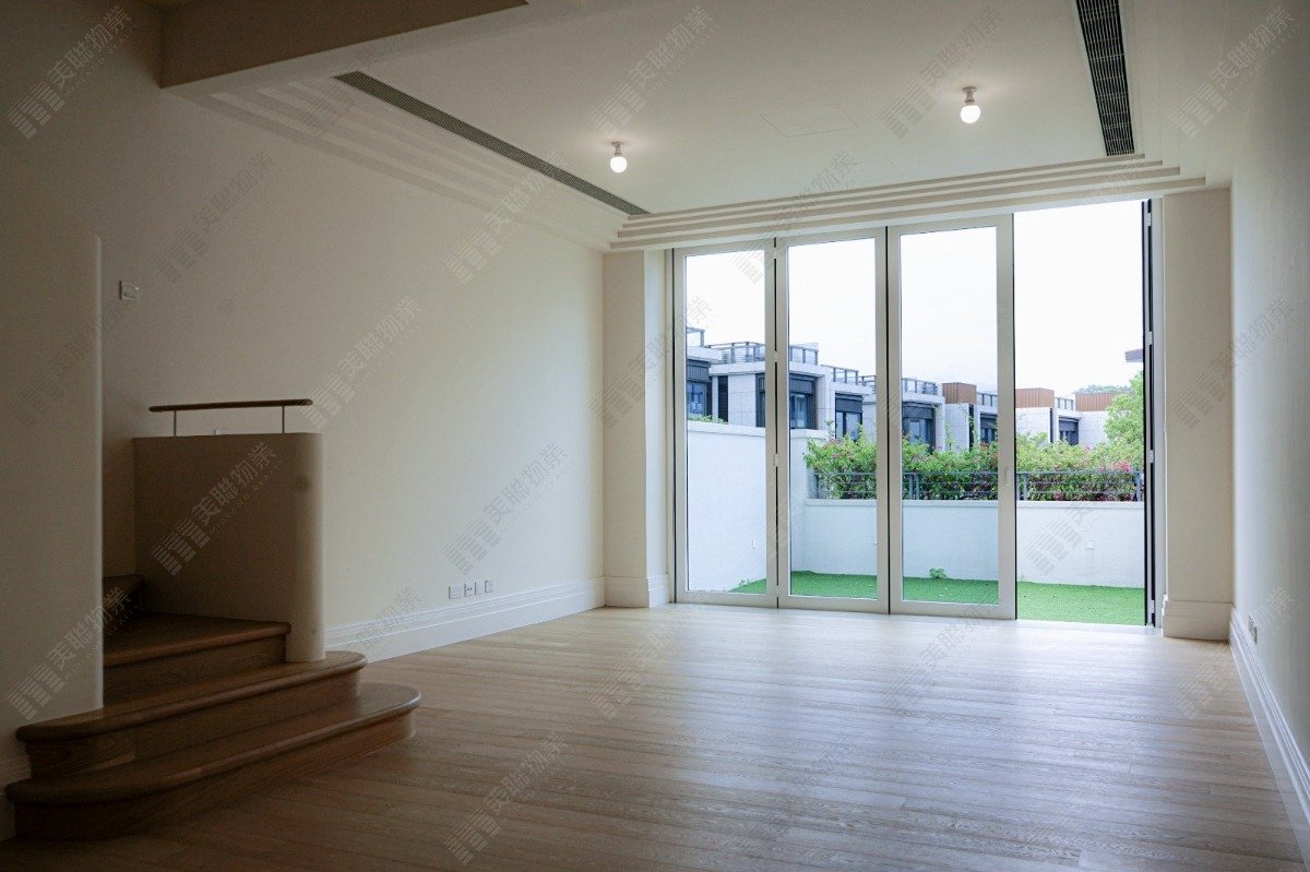 LE CAP HSE Shatin 1470022 For Buy