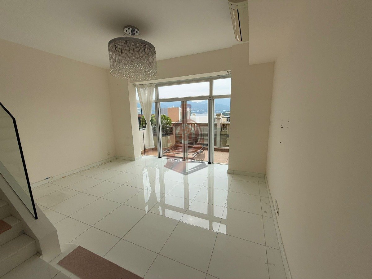 BEVERLY HILLS Tai Po 1595358 For Buy