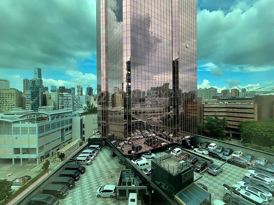 NEW EAST OCEAN CTR Tsim Sha Tsui 011009 For Buy