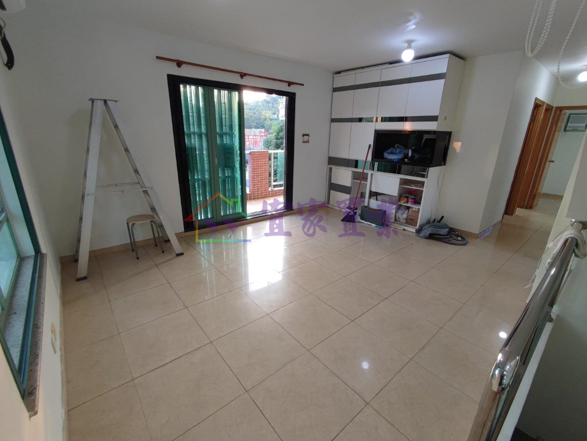 HUNG UK TSUEN Yuen Long H 004713 For Buy