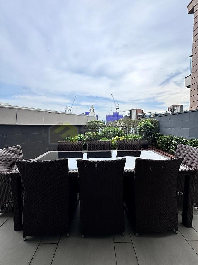 THE BLOOMSWAY THE HIGHLAND HSE Tuen Mun A060751 For Buy
