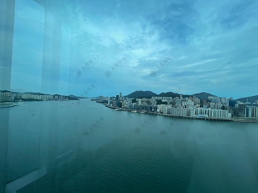 HARBOURFRONT LANDMARK TWR 01 Hunghom W083447 For Buy