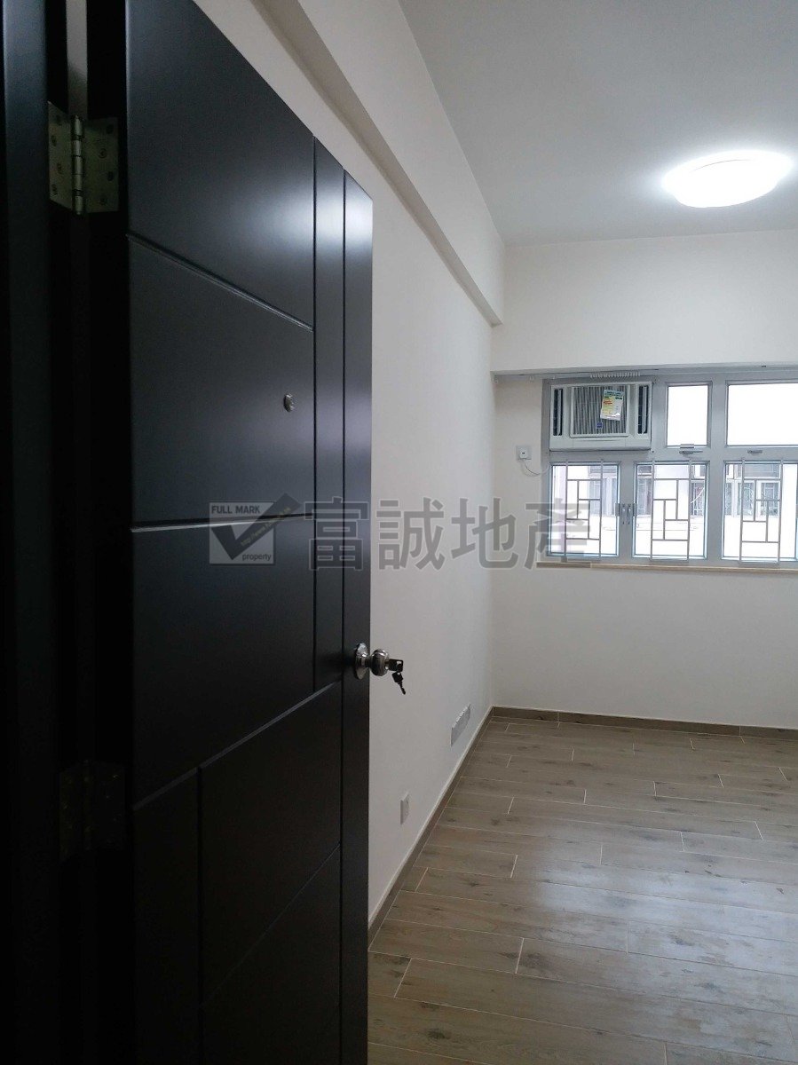 MAN PO BLDG Wong Tai Sin G013627 For Buy