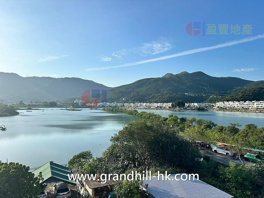 SAI KUNG WATER FRONT 2/F & ROOF Sai Kung H 021099 For Buy