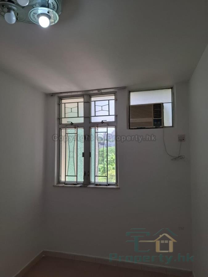 顯明苑 (連地價) 顯明苑 (連地價)