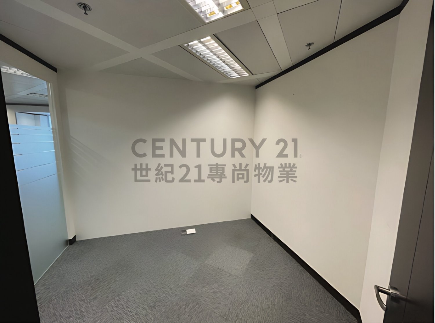 THE CENTER Sheung Wan H C193980 For Buy