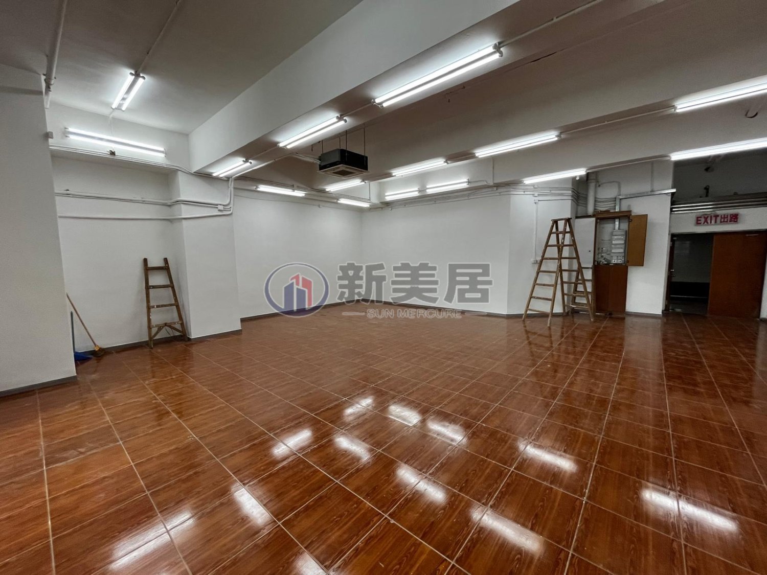 NEW COMMERCE CTR Shatin M 1758564 For Buy
