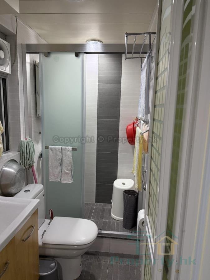 顯明苑 (連地價) 顯明苑 (連地價)