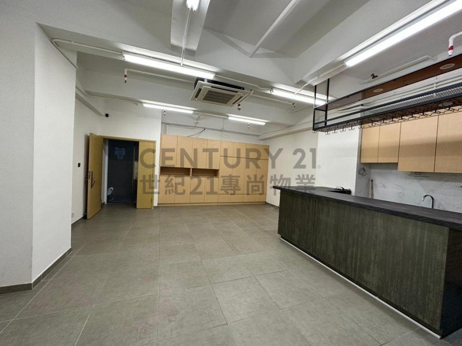 SOUTH CHINA IND BLDG Kwai Chung M C114980 For Buy