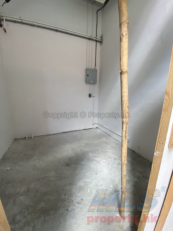 HING YIP COM CTR Sheung Wan K222590 For Buy