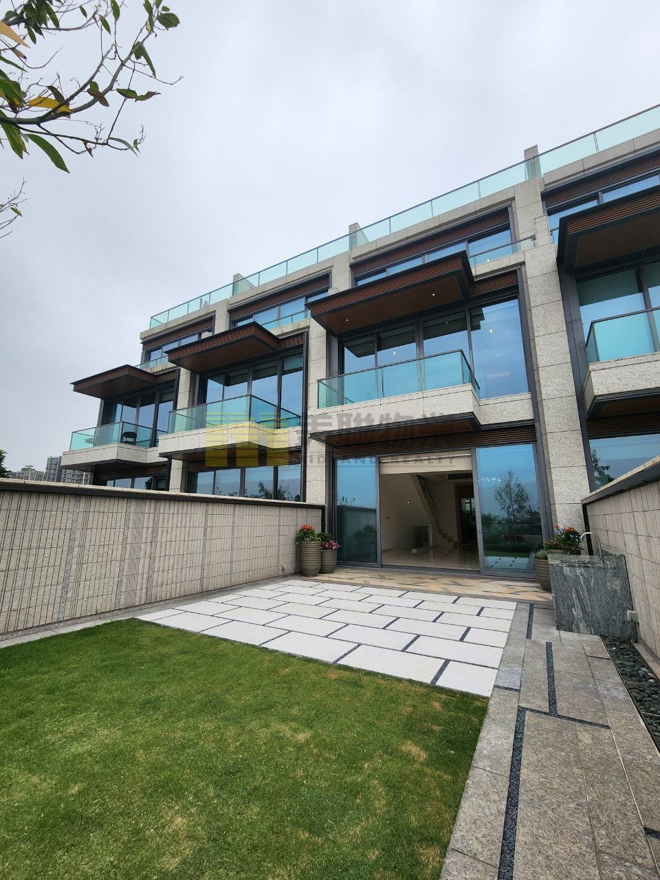 ST BARTHS PH 02 VIOLET AVE HSE Ma On Shan All 1687360 For Buy