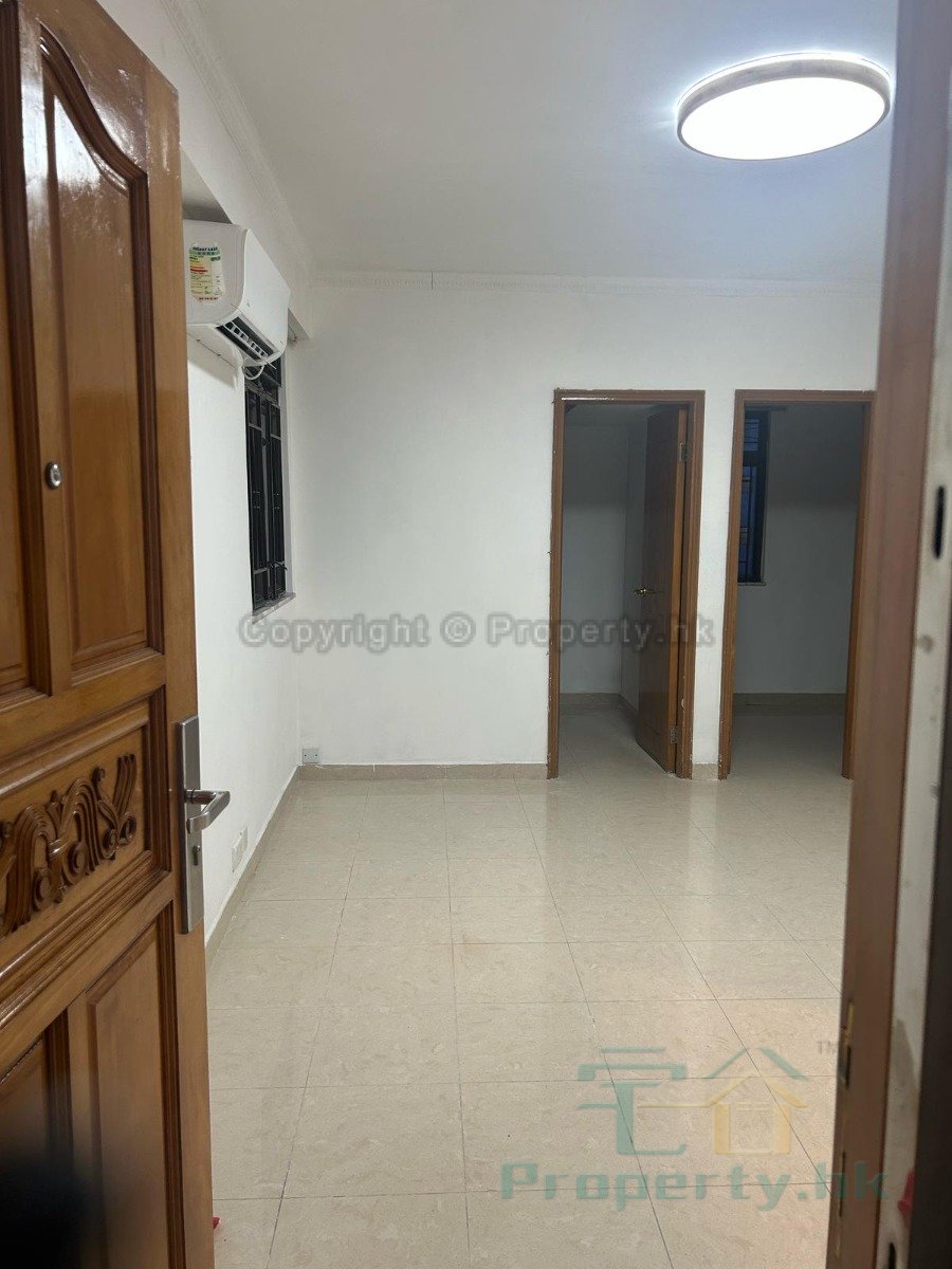 CHIAT HING BLDG Sham Shui Po M C506000 For Buy