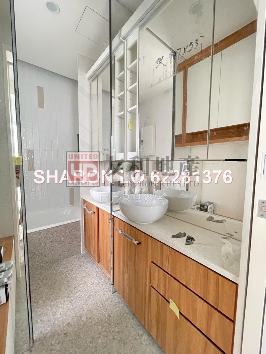 LE BILLIONNAIRE Kowloon City M K174085 For Buy