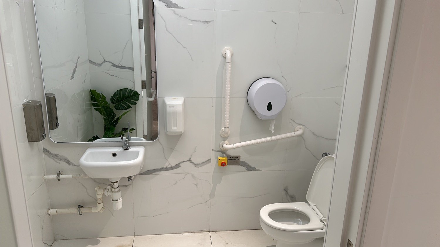 THE CLOUD Tai Kok Tsui H C222568 For Buy