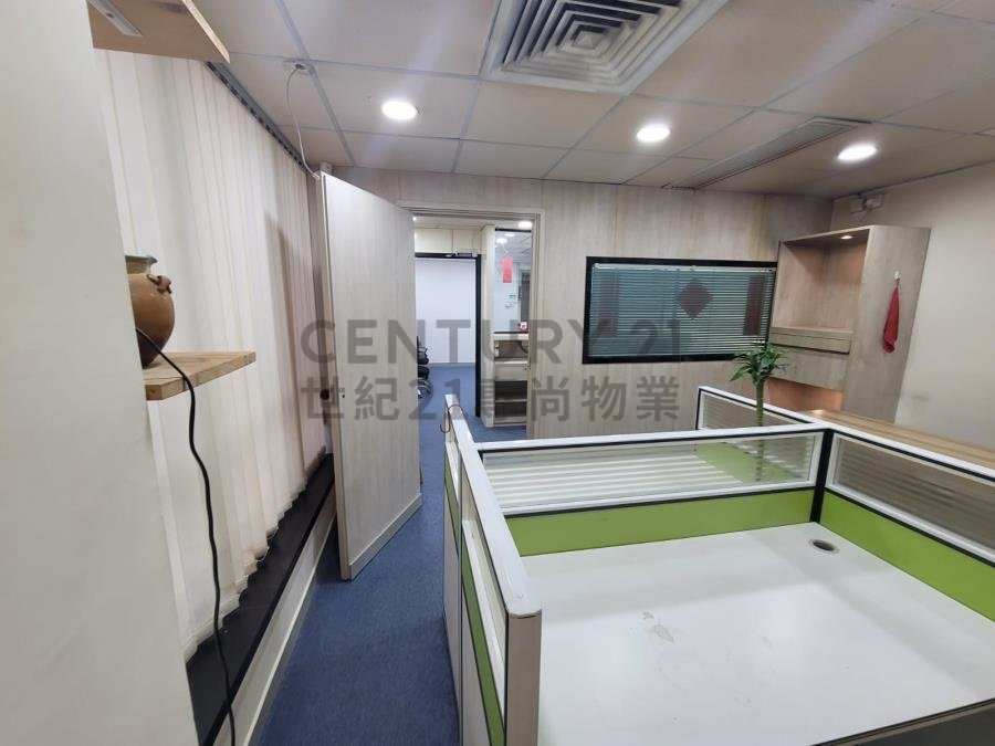 WING KWOK CTR Tsim Sha Tsui M C215148 For Buy