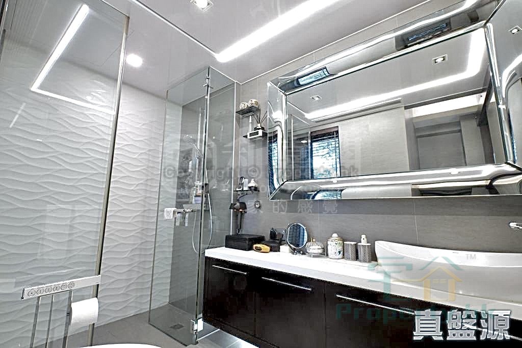 KING'S PARK HILL (HSE) Yau Ma Tei 1787282 For Buy