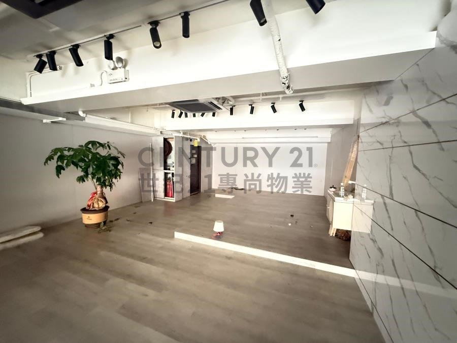 KWUN TONG IND CTR BLK 01 Kwun Tong L C026936 For Buy