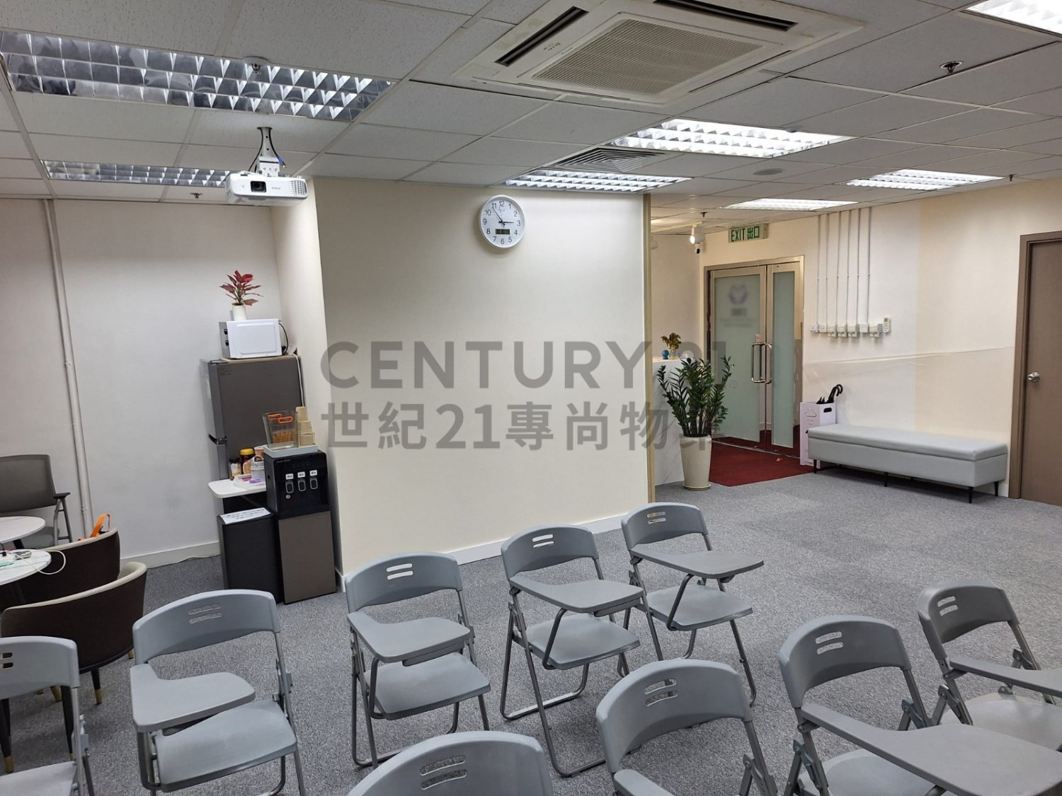 YEN SHENG CTR Kwun Tong M C095982 For Buy