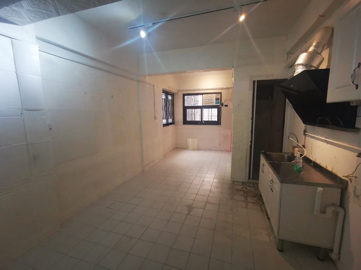 COSMOPOLITAN EST BLK L TAI WAI BLDG Tai Kok Tsui H 1767802 For Buy