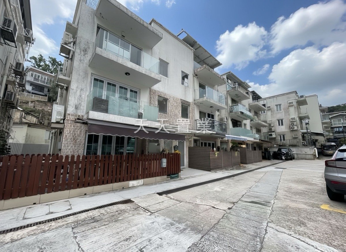 MA YAU TONG Tseung Kwan O H 021100 For Buy