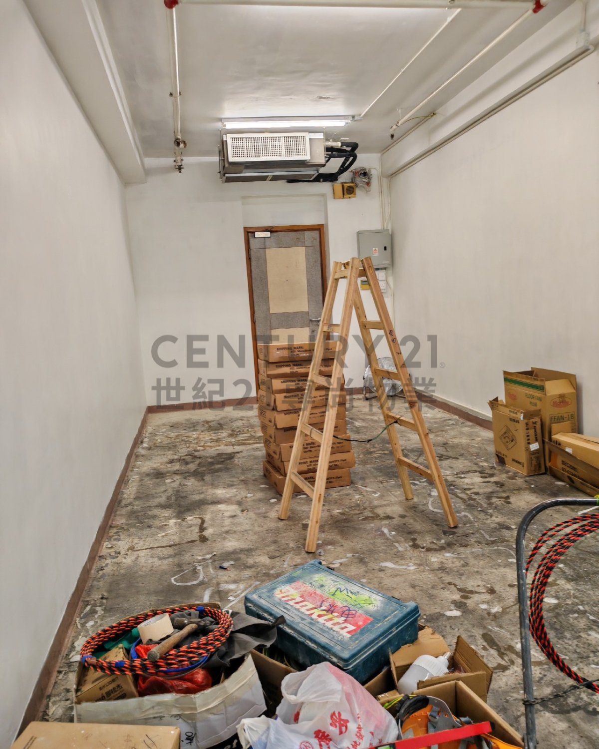 SUN FAI COM CTR Mong Kok L C216920 For Buy