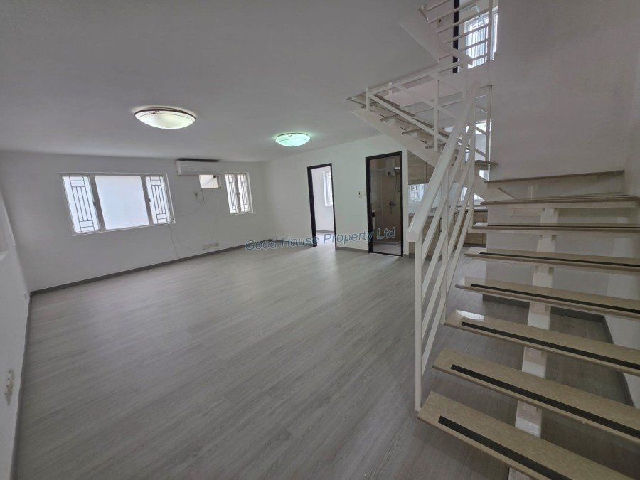 Close to TKO Village Tseung Kwan O S016307 For Buy