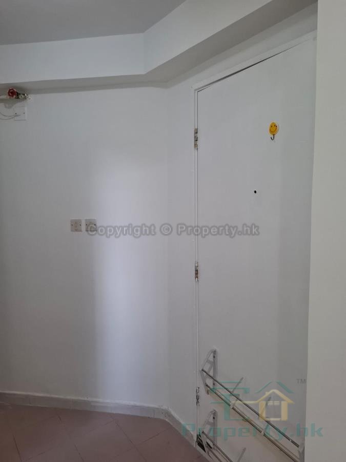 顯明苑 (連地價) 顯明苑 (連地價)